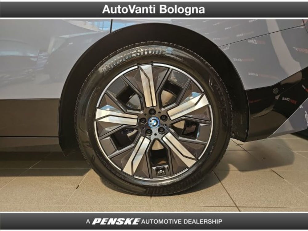 BMW iX usata a Bologna (9)