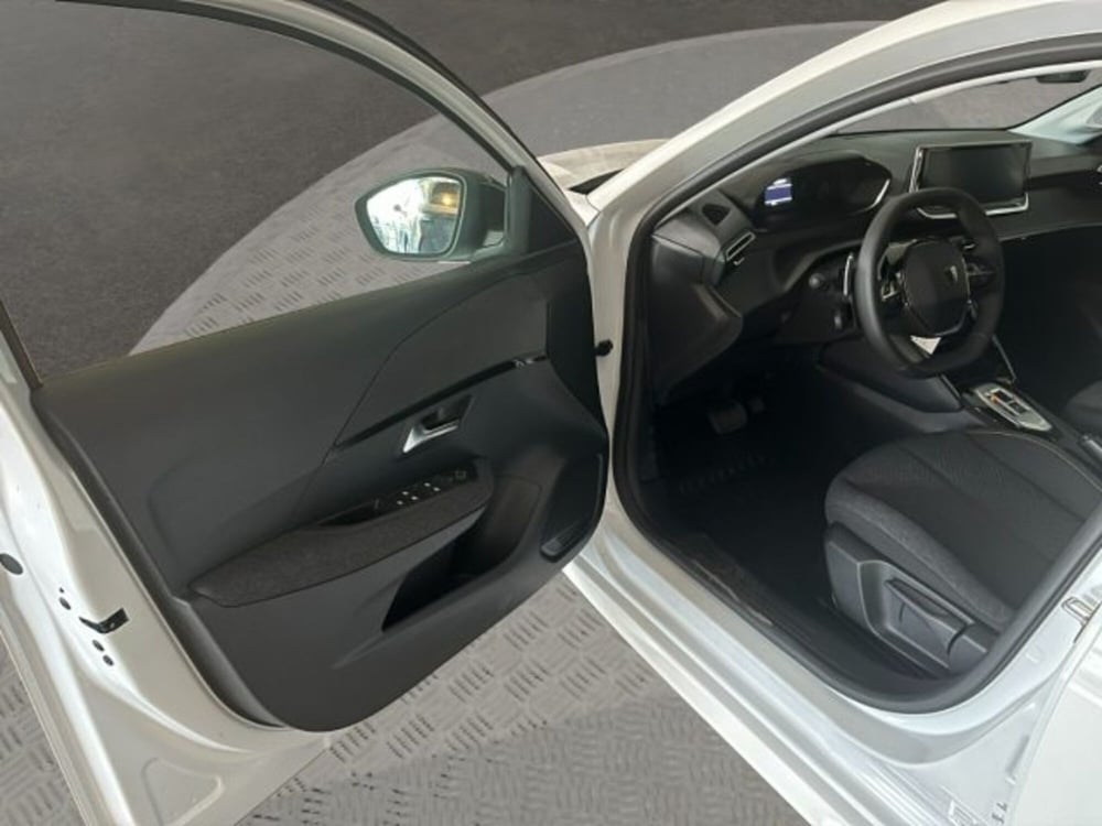 Peugeot 208 nuova a Perugia (15)