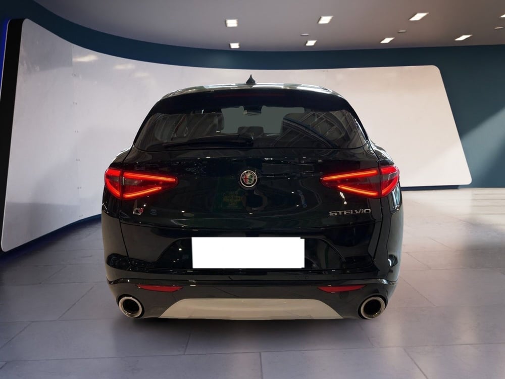 Alfa Romeo Stelvio usata a Torino (6)