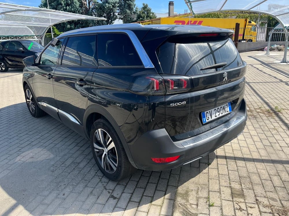 Peugeot 5008 usata a Milano (5)