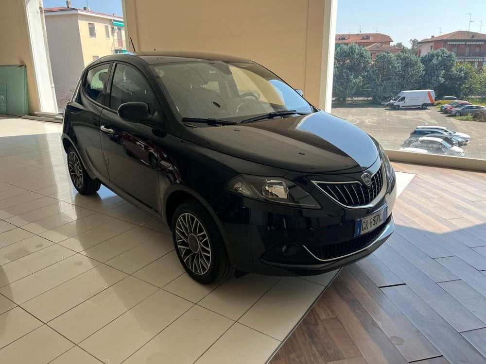 Lancia Ypsilon usata a Milano (2)