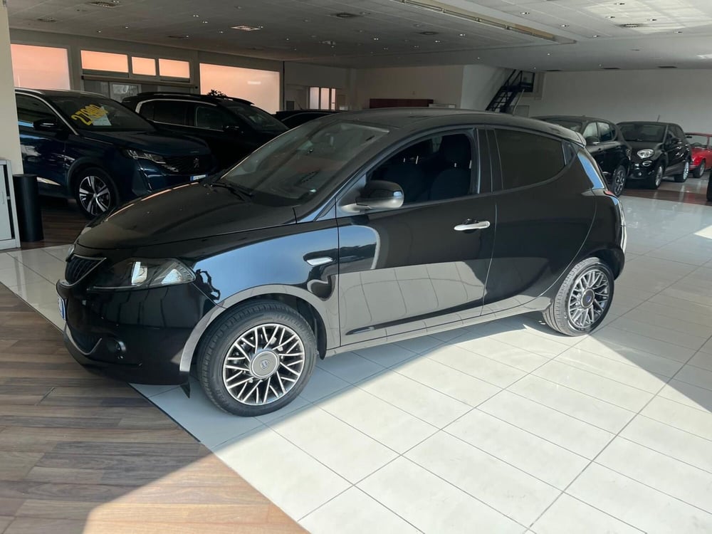 Lancia Ypsilon usata a Milano (3)