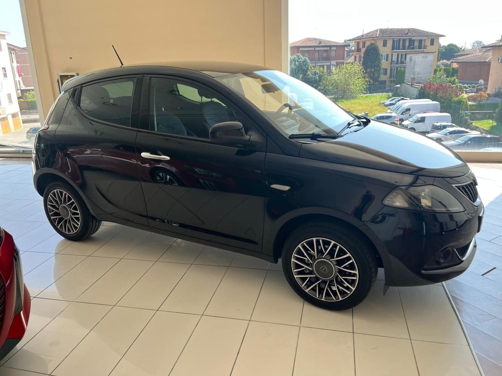 Lancia Ypsilon usata a Milano (4)