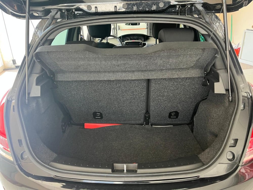 Lancia Ypsilon usata a Milano (9)