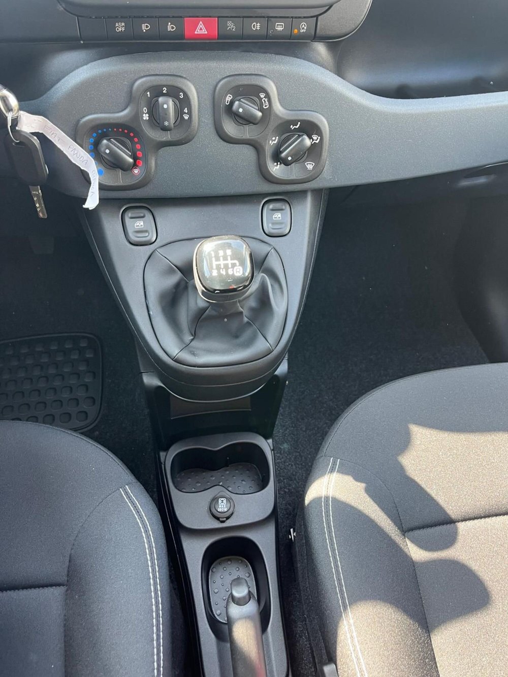 Fiat Panda Cross nuova a Milano (17)