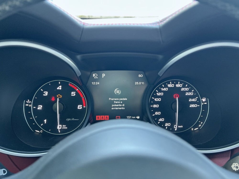 Alfa Romeo Stelvio usata a Teramo (14)