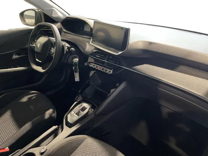 Peugeot 208 nuova a Salerno (15)