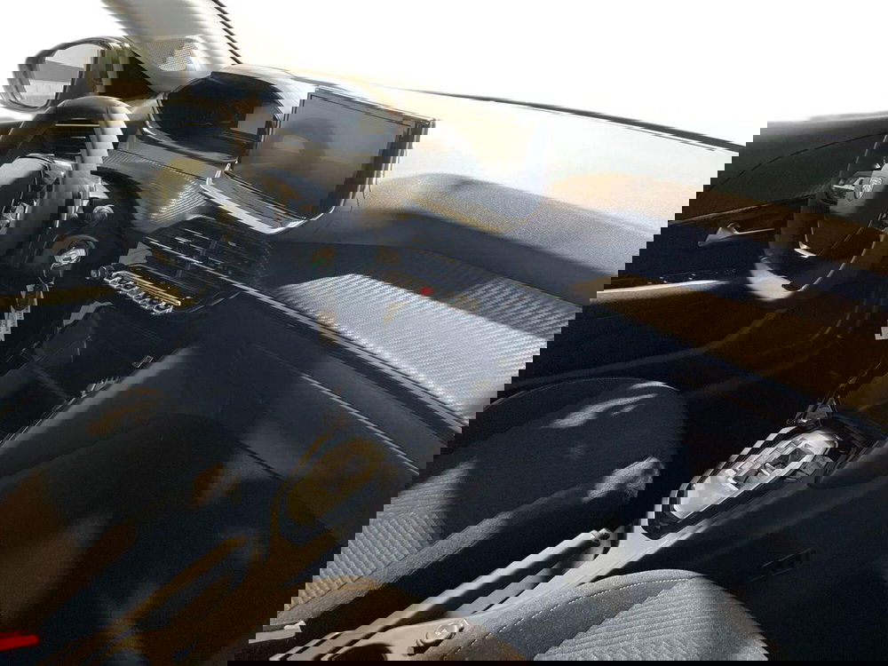 Peugeot 208 nuova a Salerno (15)