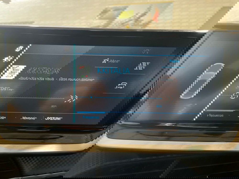 Peugeot 208 nuova a Salerno (18)