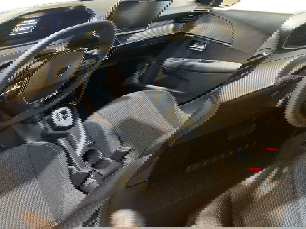 Peugeot 208 nuova a Salerno (9)