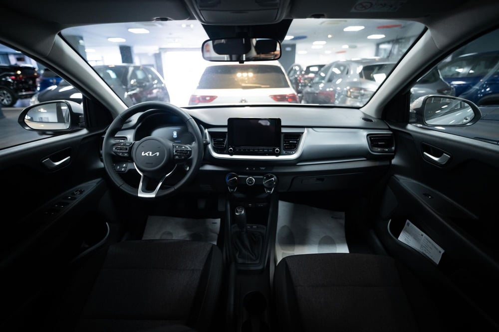 Kia Stonic nuova a Torino (9)