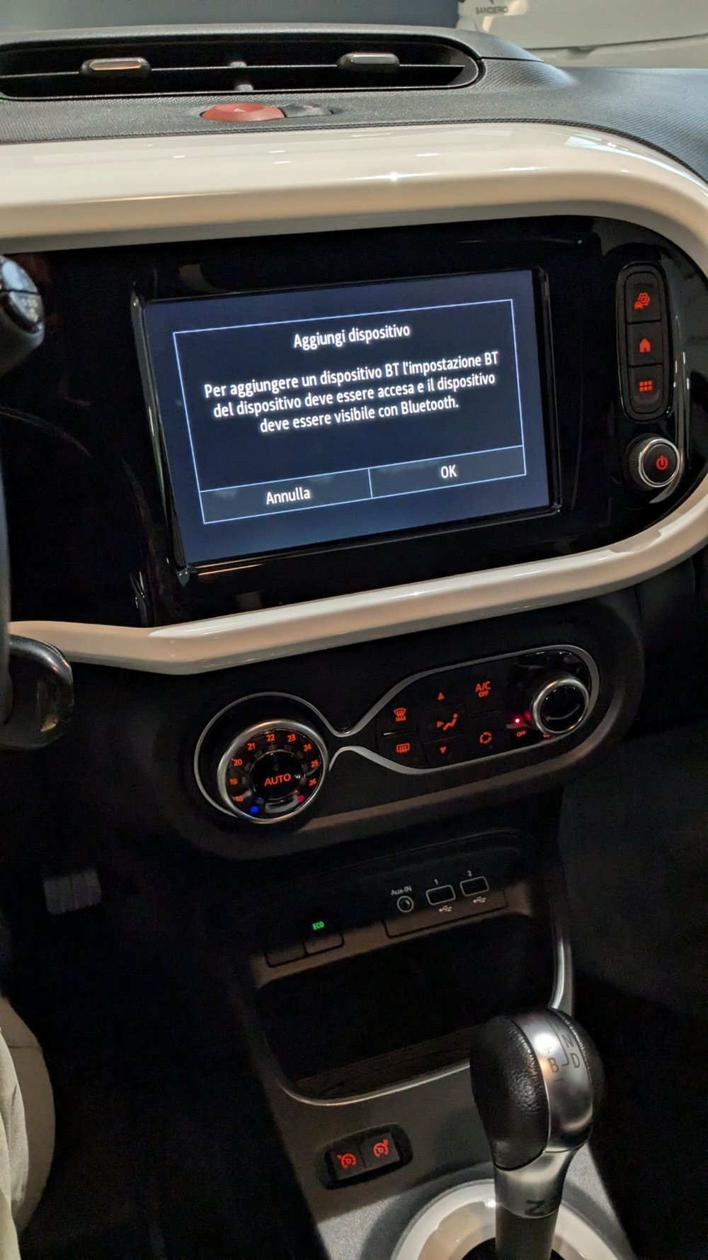 Renault Twingo usata a Milano (11)