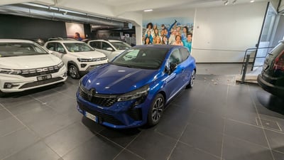 Renault Clio TCe 90 CV 5 porte Techno del 2024 usata a Milano