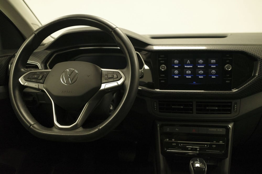 Volkswagen T-Cross usata a Varese (11)