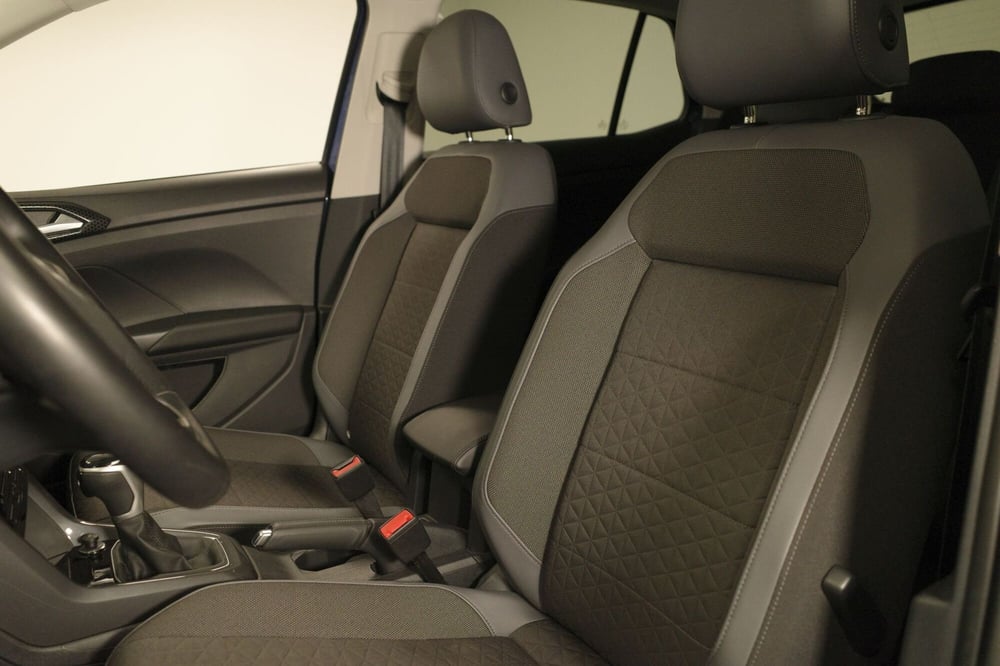 Volkswagen T-Cross usata a Varese (13)