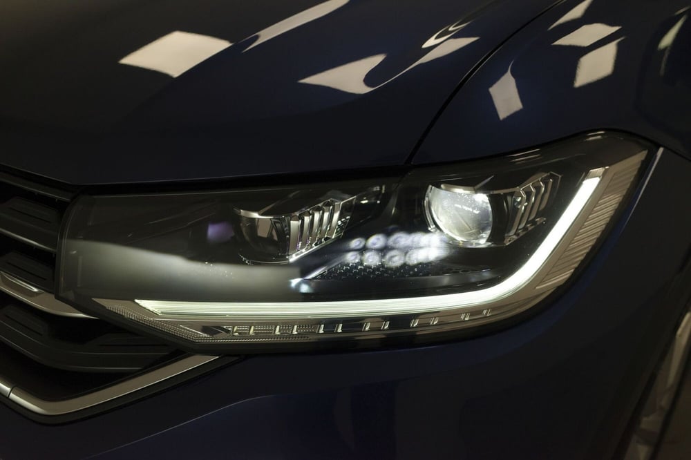 Volkswagen T-Cross usata a Varese (8)