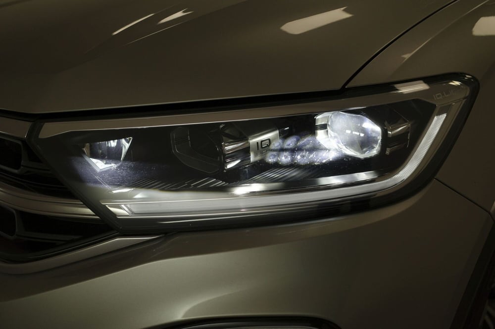 Volkswagen T-Roc Cabrio usata a Varese (10)