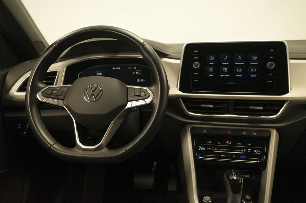 Volkswagen T-Roc Cabrio usata a Varese (13)