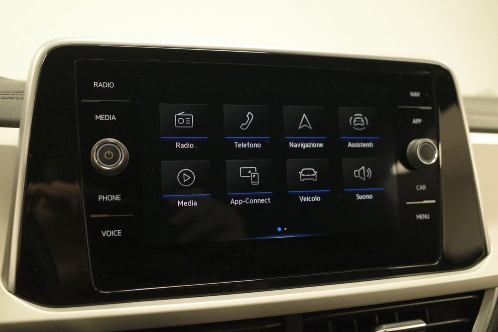 Volkswagen T-Roc Cabrio usata a Varese (18)