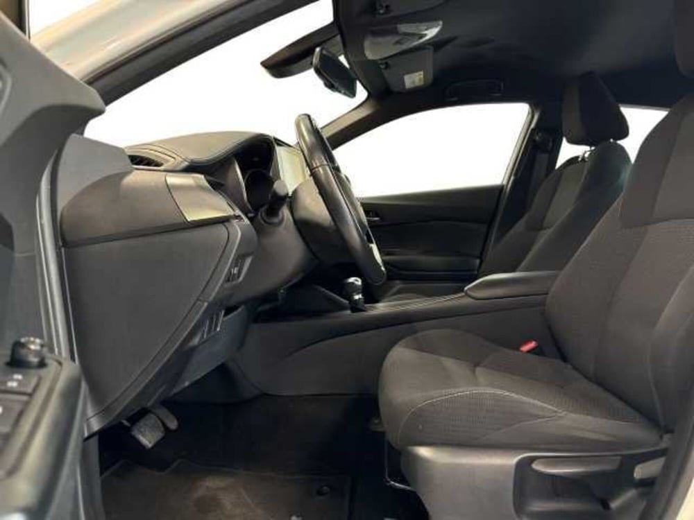 Toyota Toyota C-HR usata a Prato (9)