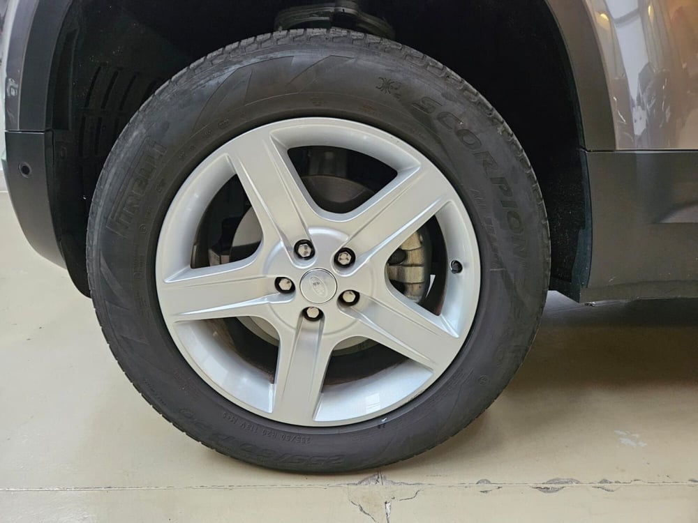 Land Rover Defender usata a Bergamo (9)