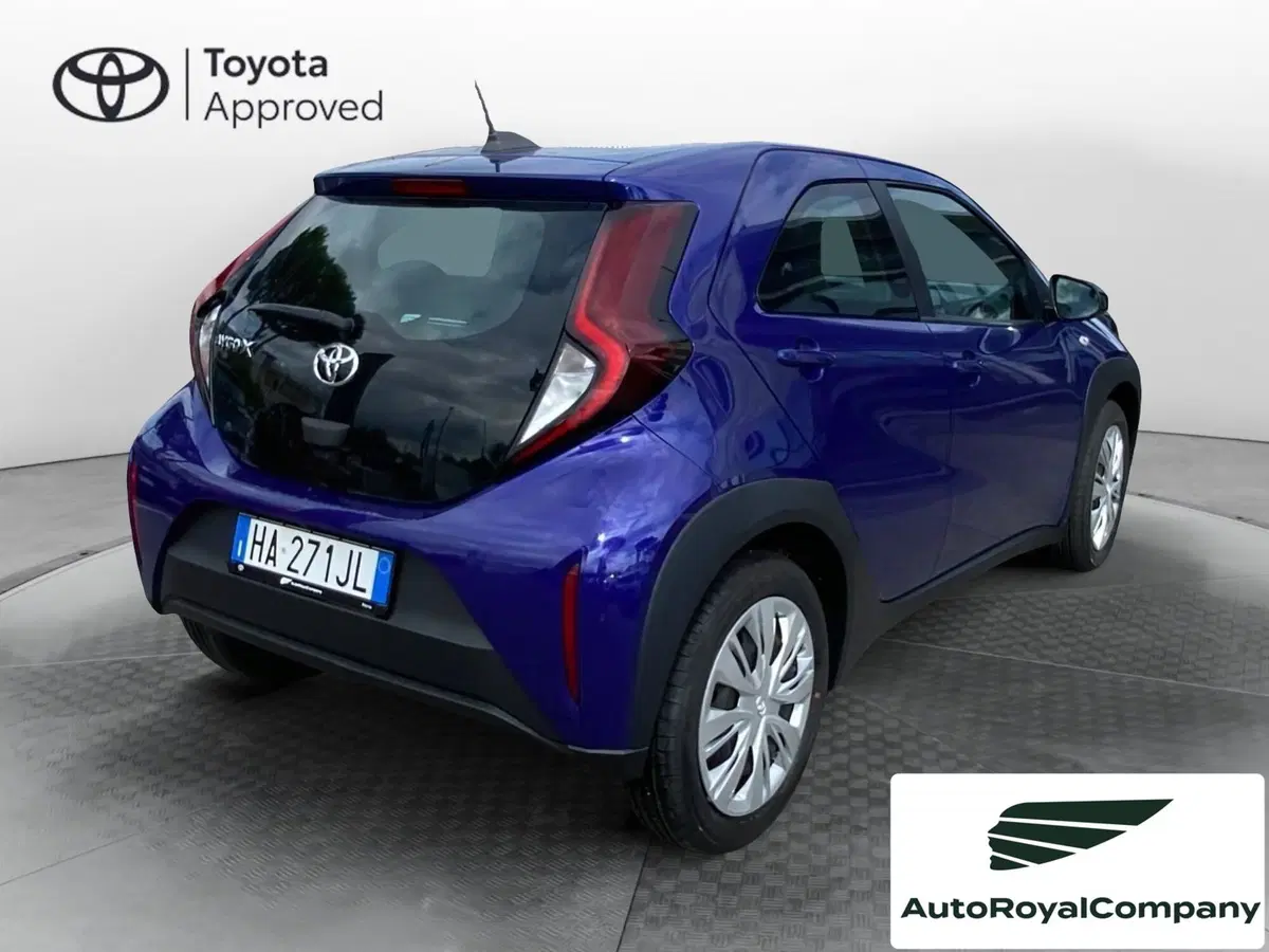 Toyota Aygo X nuova a Roma (9)