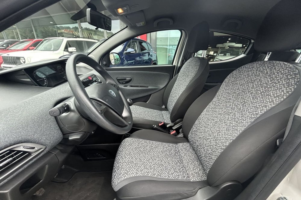 Lancia Ypsilon usata a Modena (10)