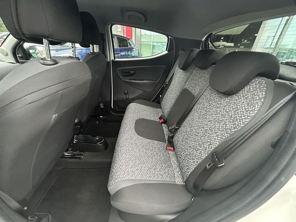 Lancia Ypsilon usata a Modena (11)