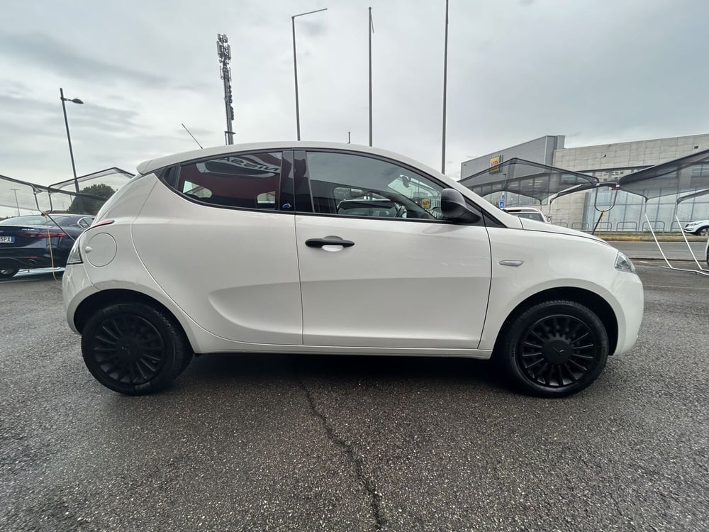 Lancia Ypsilon usata a Modena (3)