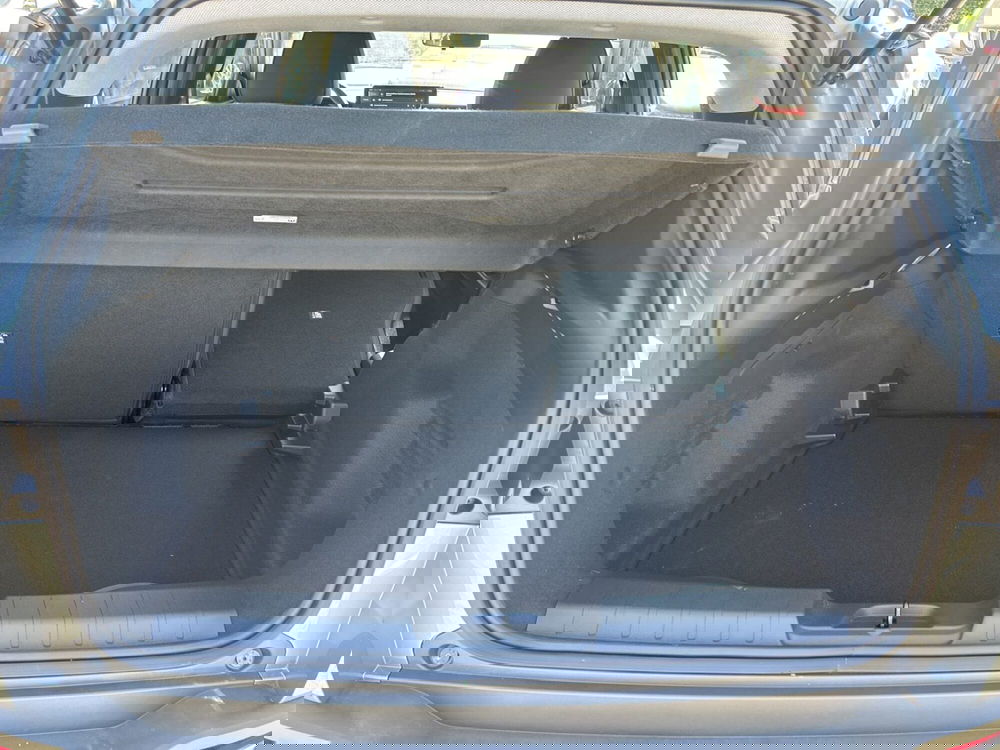 Jeep Avenger nuova a Latina (10)