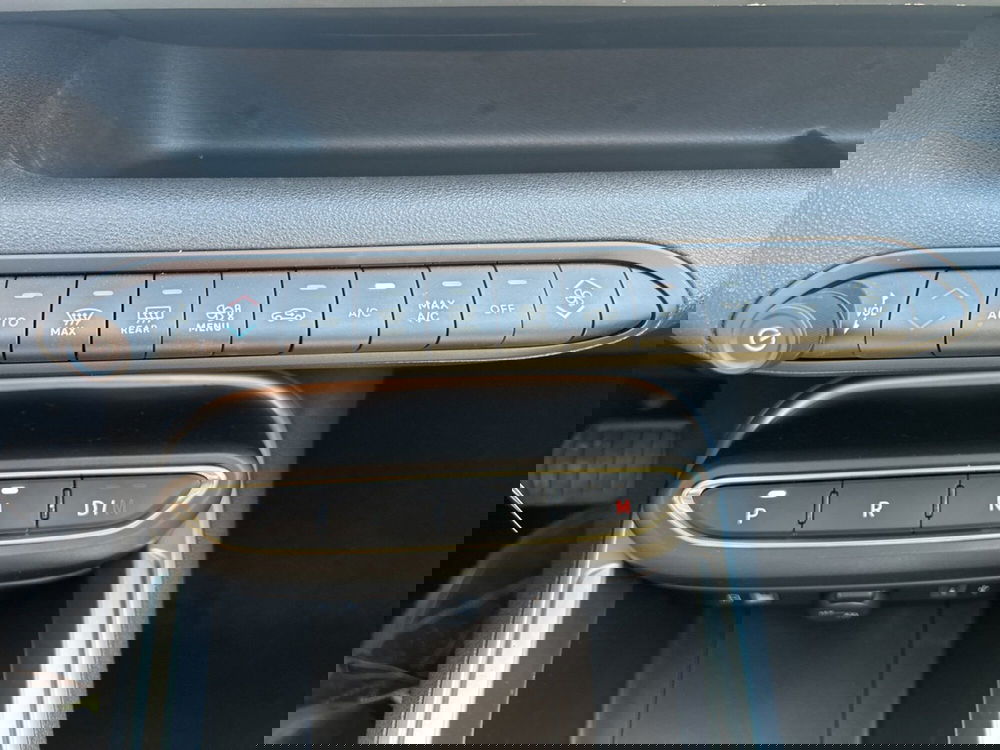 Jeep Avenger nuova a Latina (18)