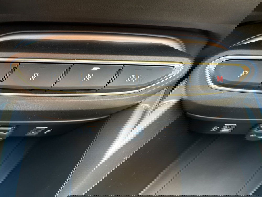 Jeep Avenger nuova a Latina (19)