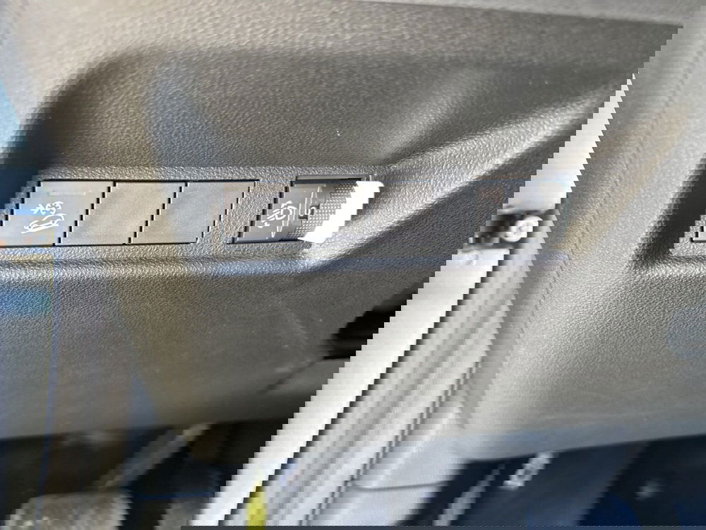 Jeep Avenger nuova a Latina (20)