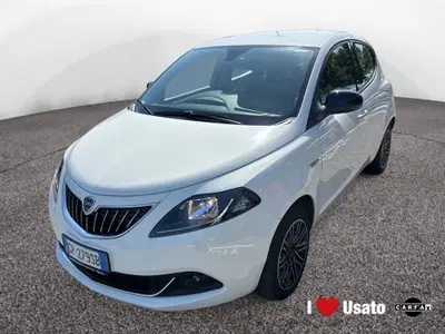 Lancia Ypsilon 1.0 FireFly 5 porte S&amp;S Hybrid Gold Plus del 2023 usata a Latina