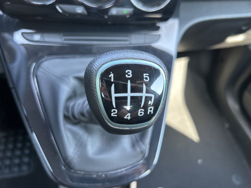 Lancia Ypsilon usata a Latina (18)