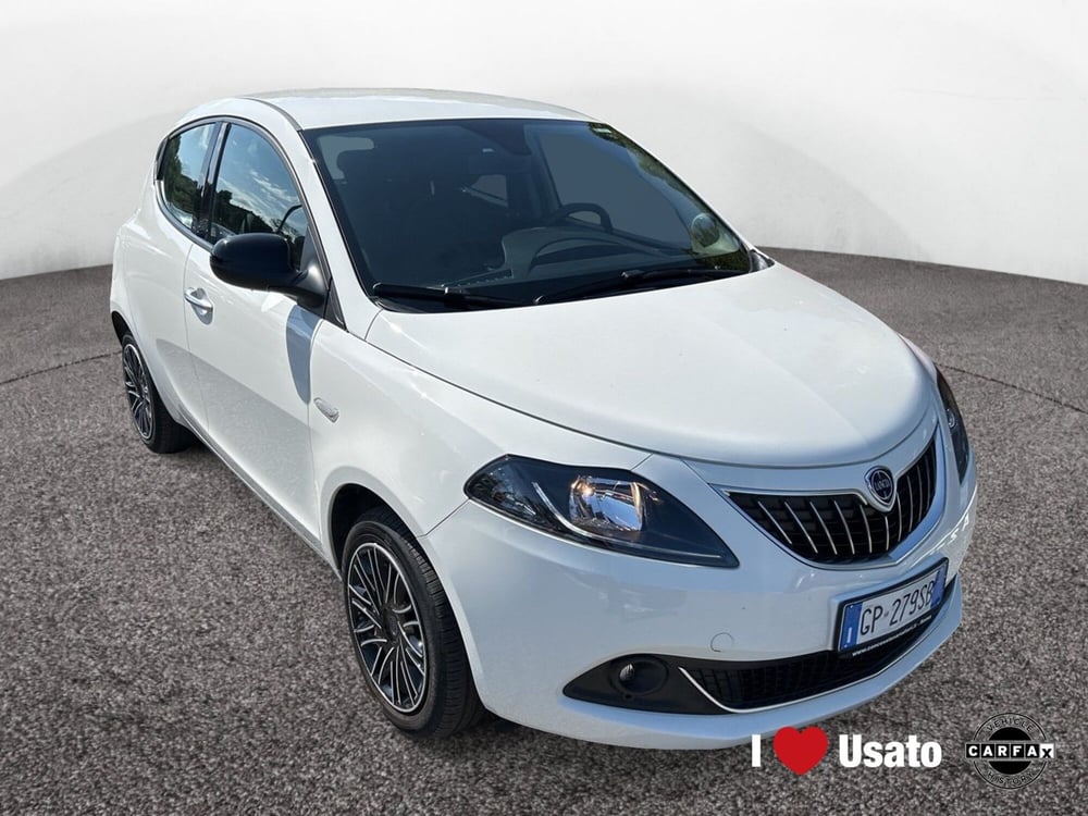 Lancia Ypsilon usata a Latina (2)