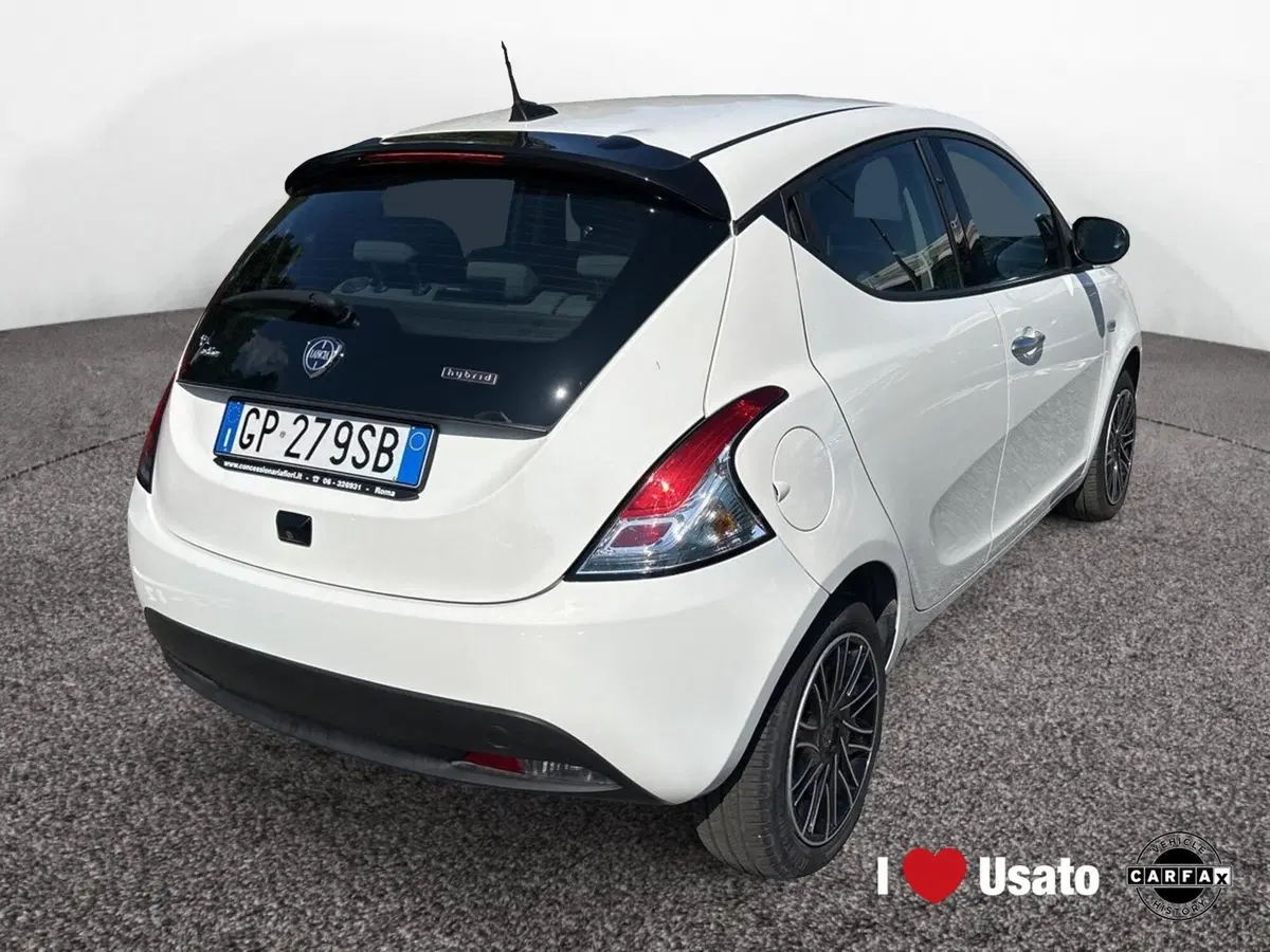 Lancia Ypsilon usata a Latina (3)