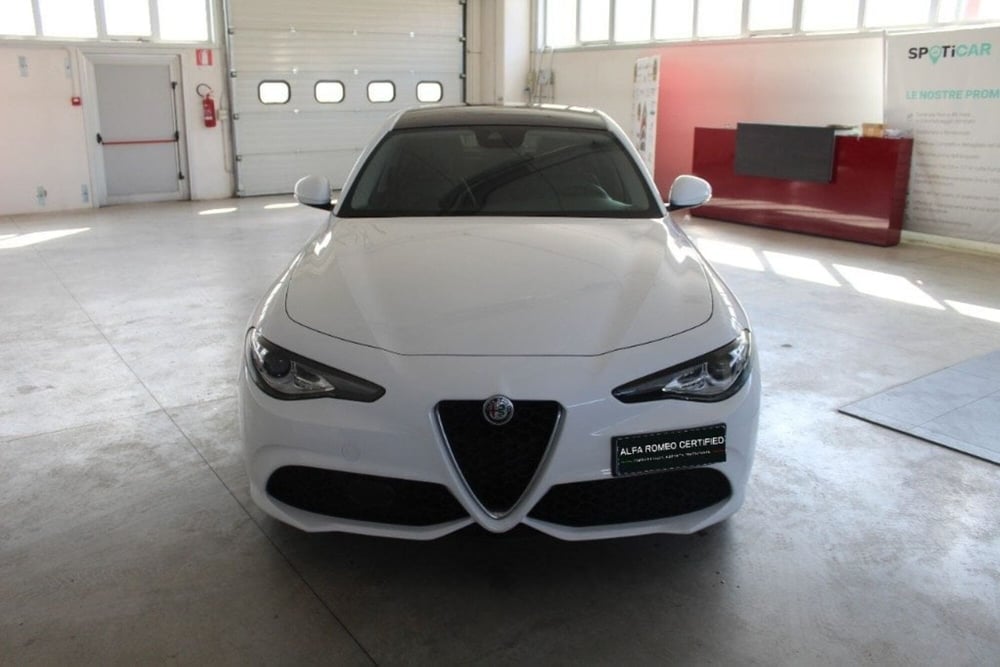 Alfa Romeo Giulia usata a Terni (2)