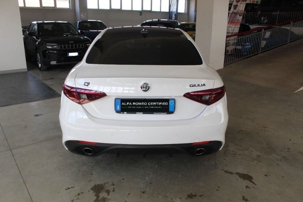 Alfa Romeo Giulia usata a Terni (5)
