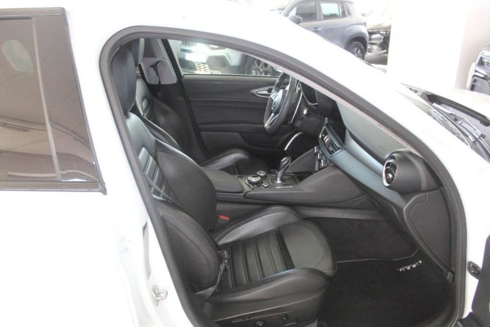 Alfa Romeo Giulia usata a Terni (8)