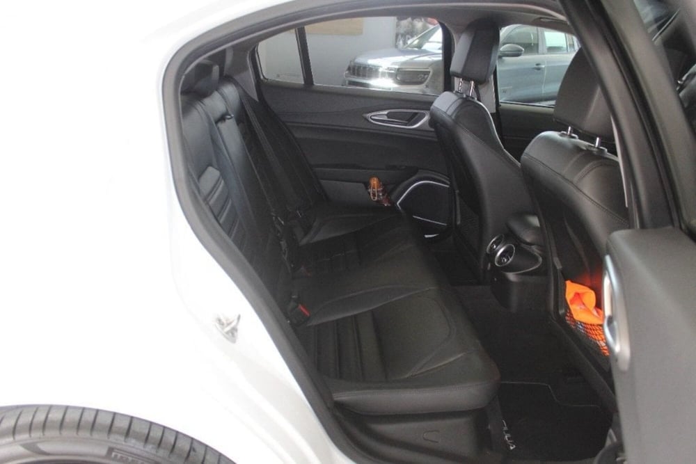 Alfa Romeo Giulia usata a Terni (9)
