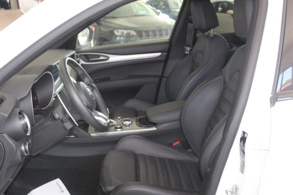 Alfa Romeo Stelvio usata a Terni (7)