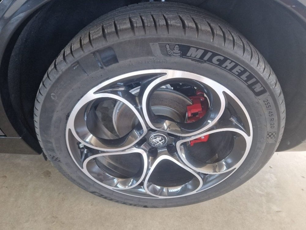 Alfa Romeo Stelvio usata a Terni (10)