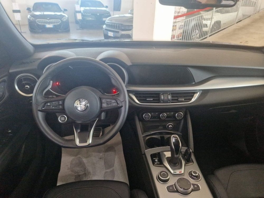 Alfa Romeo Stelvio usata a Terni (12)