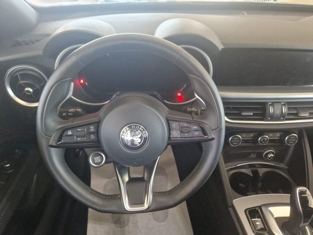 Alfa Romeo Stelvio usata a Terni (13)