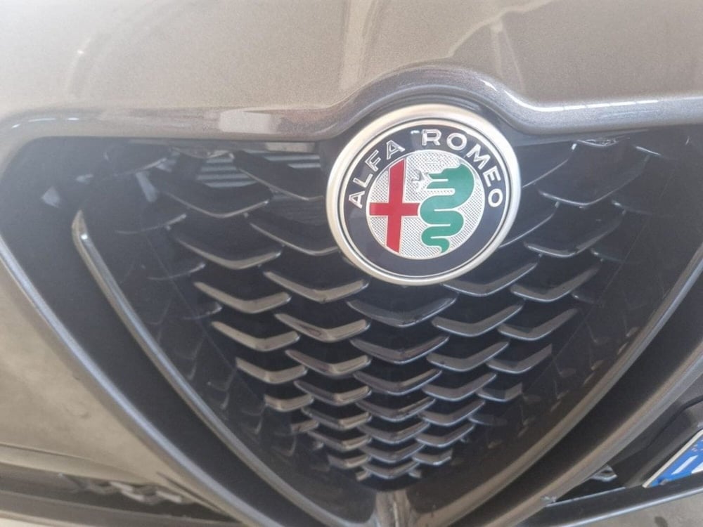 Alfa Romeo Stelvio usata a Terni (18)