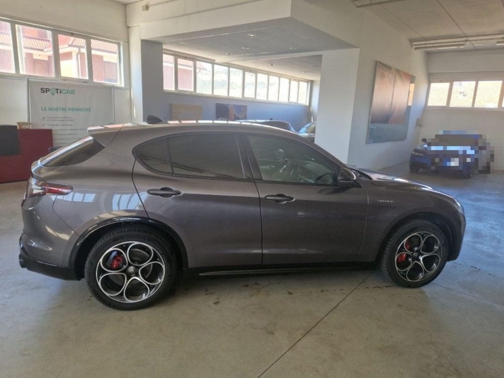 Alfa Romeo Stelvio usata a Terni (4)