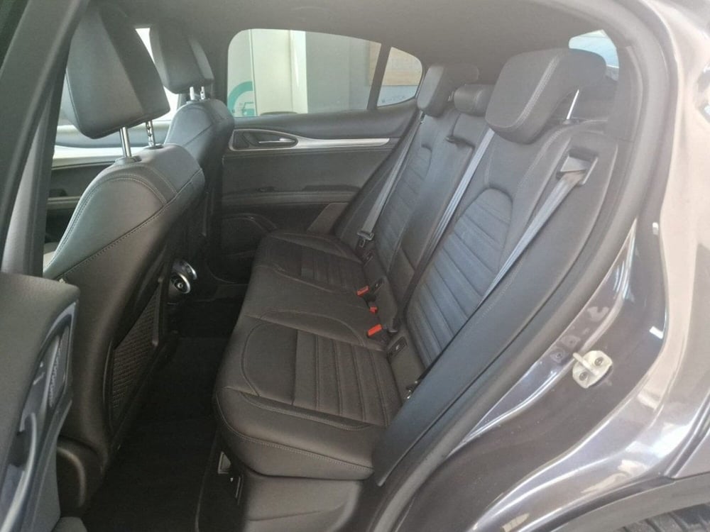 Alfa Romeo Stelvio usata a Terni (9)