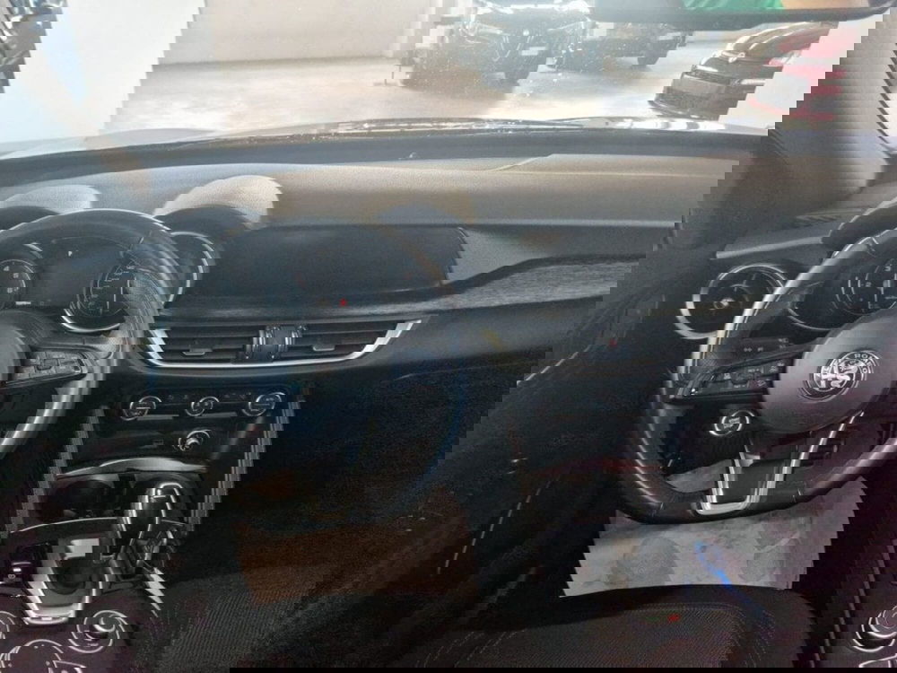 Alfa Romeo Stelvio usata a Terni (13)