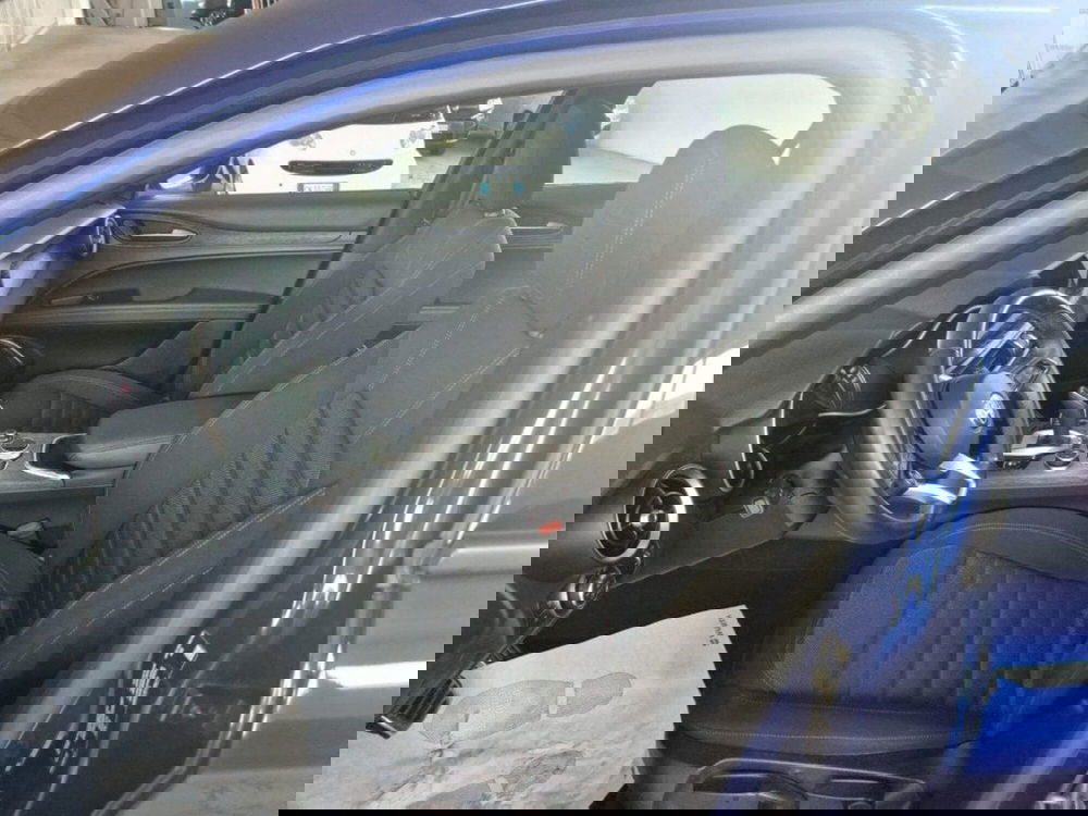 Alfa Romeo Stelvio usata a Terni (9)